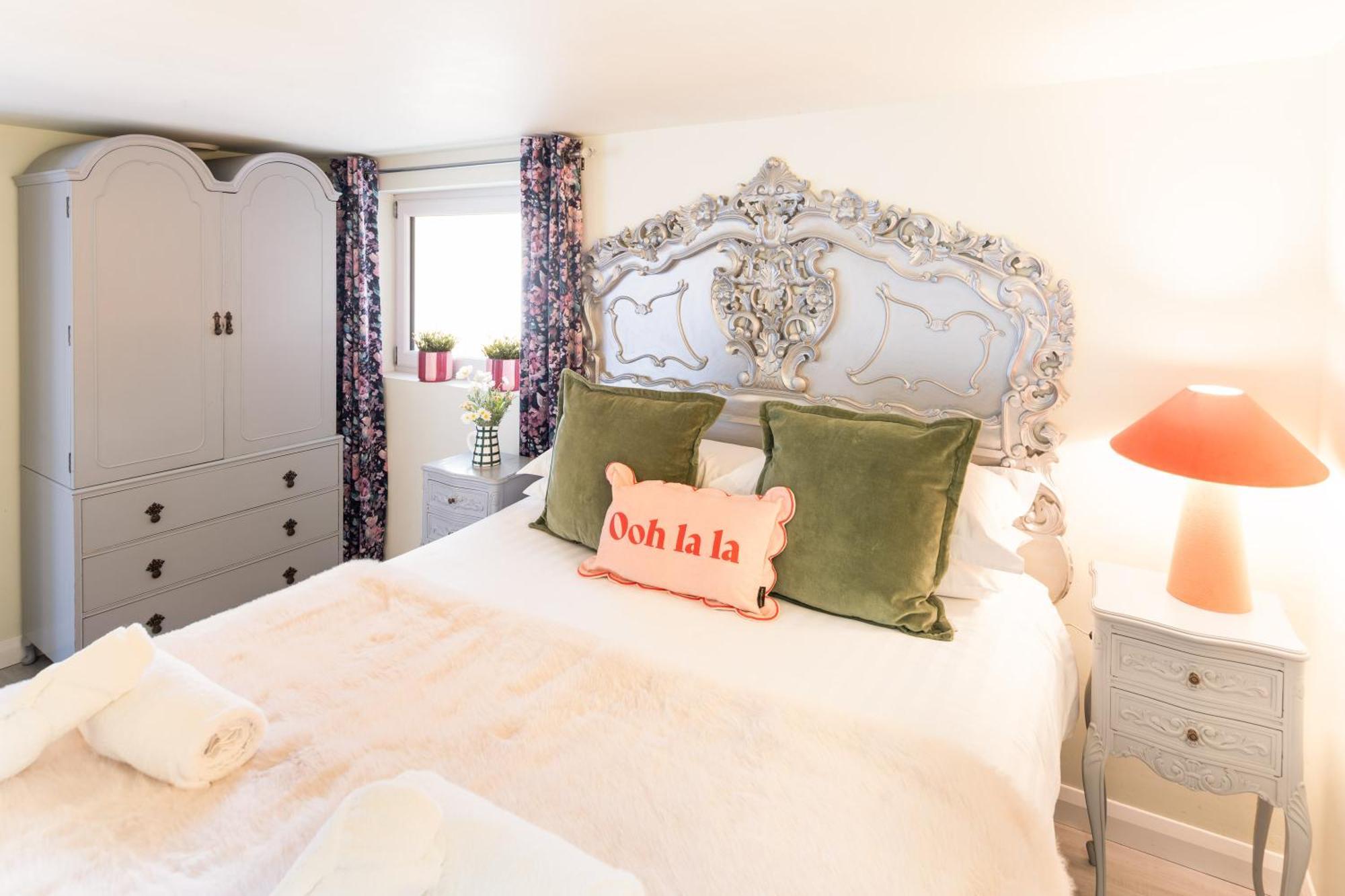 Gorgeous Boutique Flat Sleeps 2 In Lyme Regis Villa Luaran gambar
